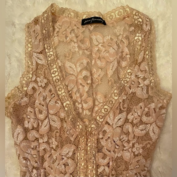Ann Ferriday Y2K gold lace top. Semi-sheer, feminine, delicate…beautiful! - Picture 9 of 11